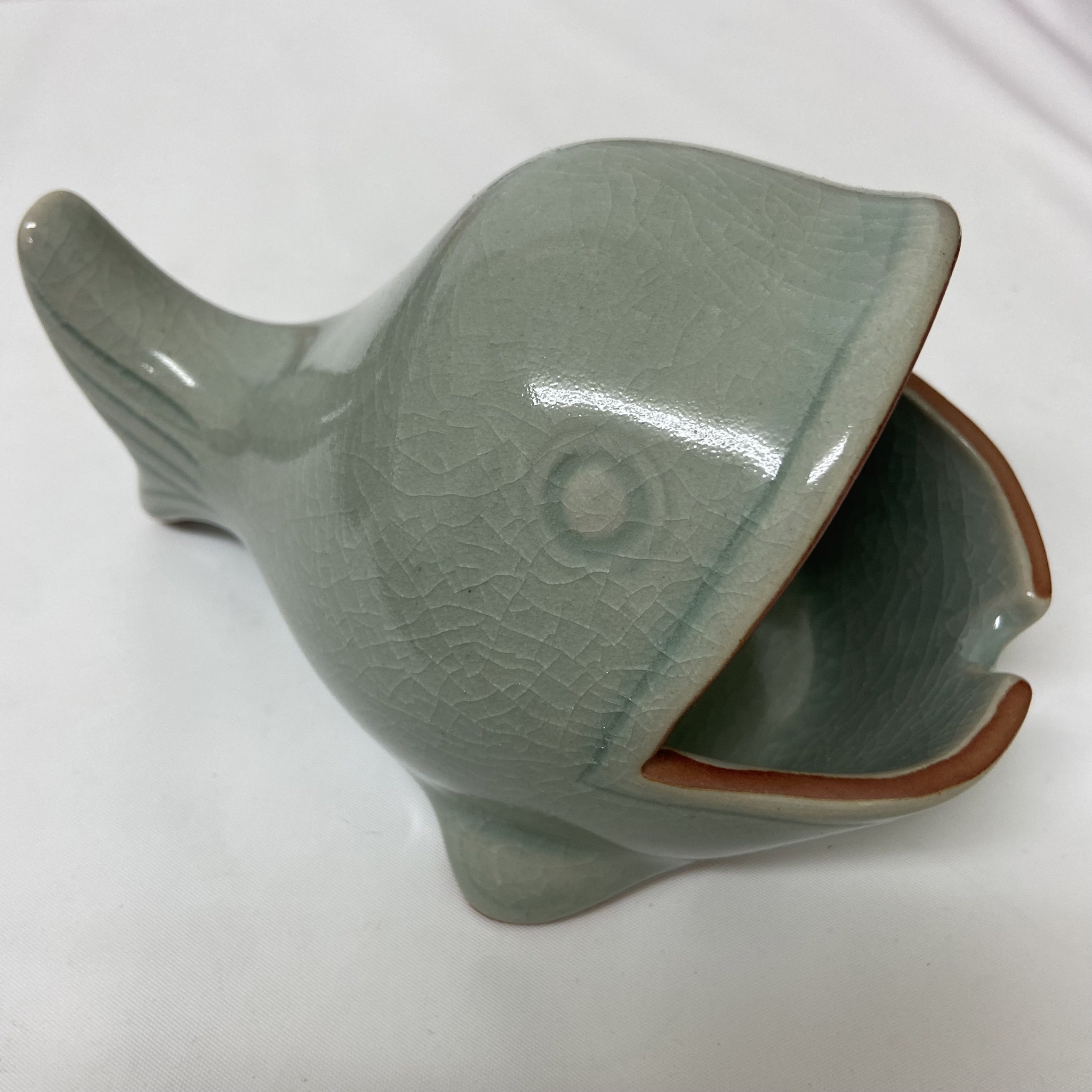 【セラドン焼き】灰皿でぎょざいます。(お魚)